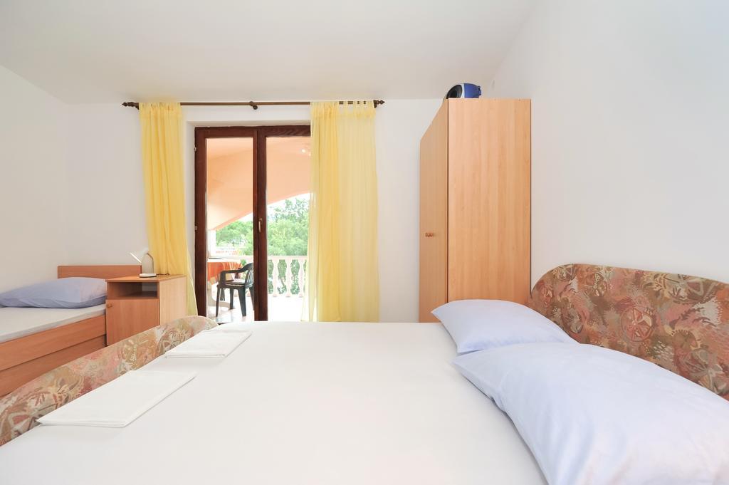 Apartments Marta Starigrad Room photo