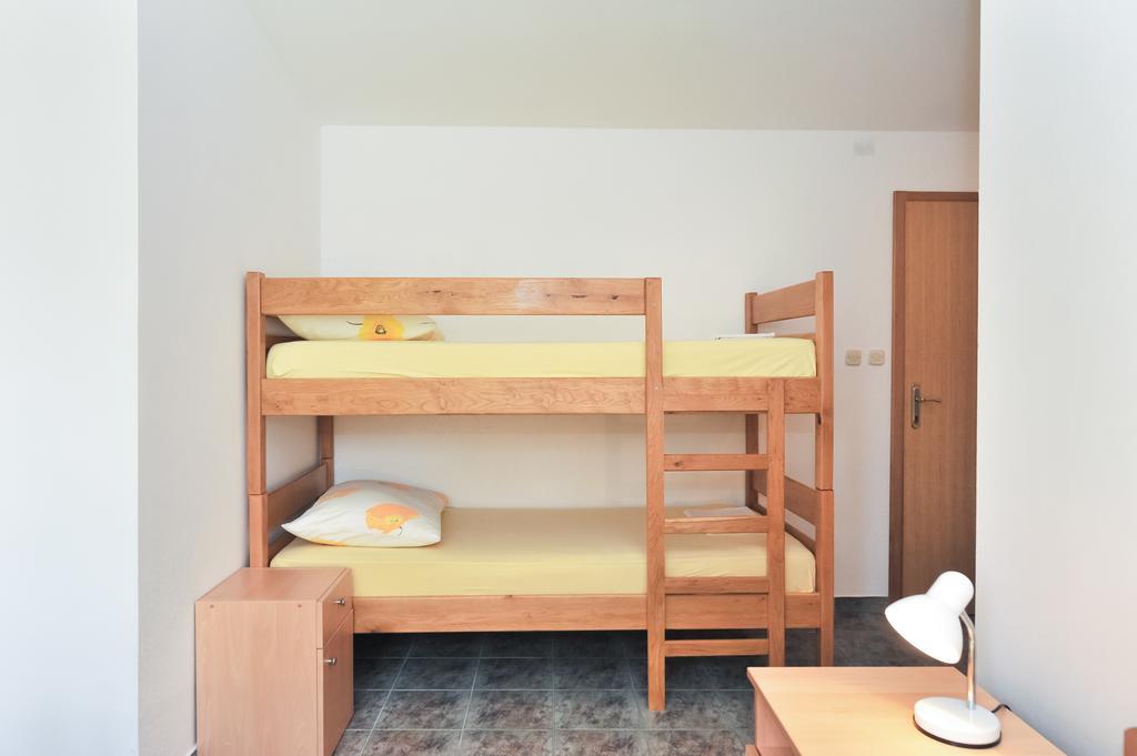 Apartments Marta Starigrad Room photo