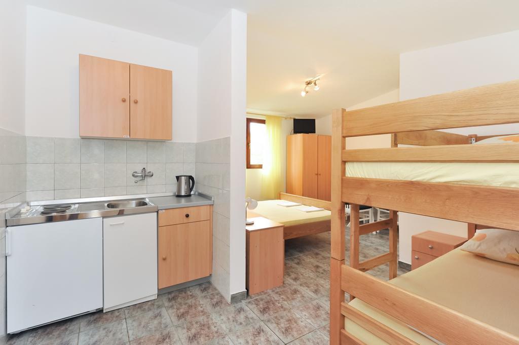 Apartments Marta Starigrad Room photo