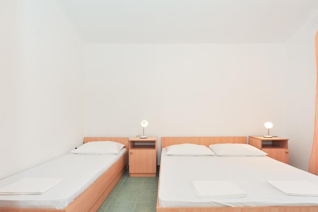 Apartments Marta Starigrad Room photo